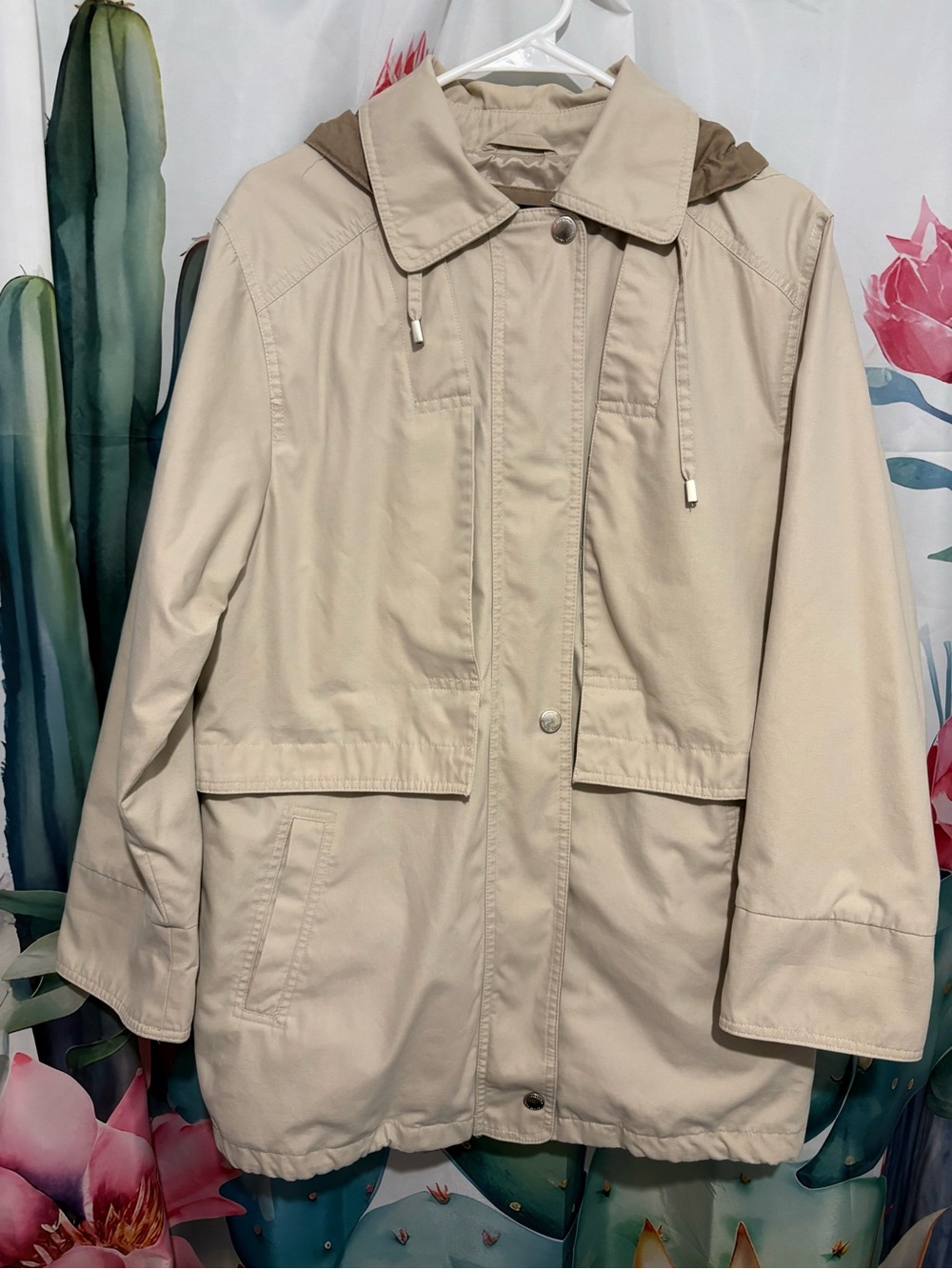 London Fog Limited Edition Women’s M Beige Hooded Lightweight Utility Jacket